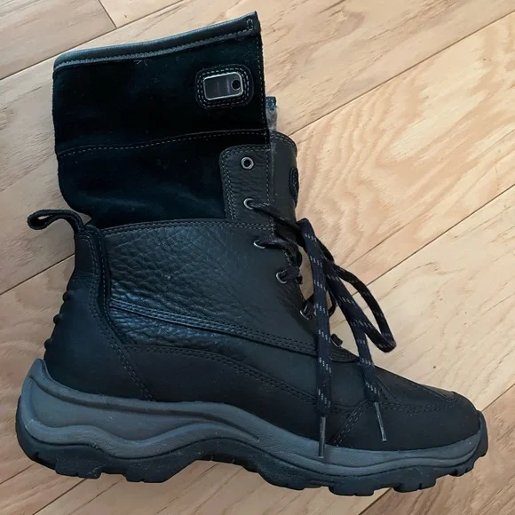 Clarks "Arctic Venture Cold Weather Boots, Size 8 - Picture 4 of 6